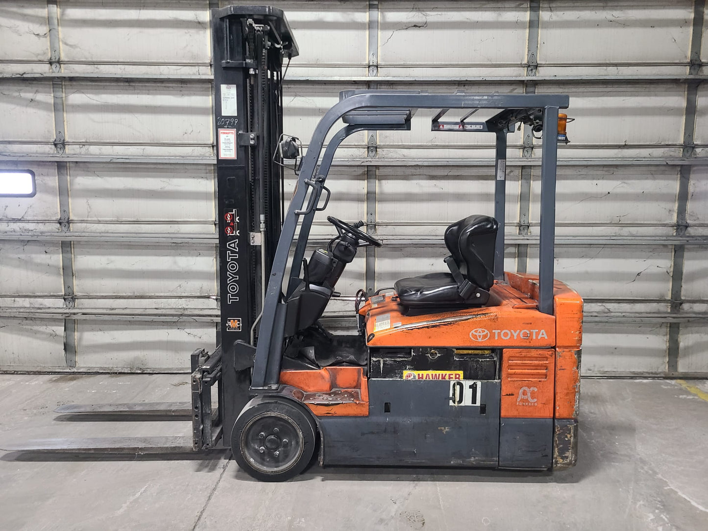 TOYOTA FORKLIFT 4,000LB